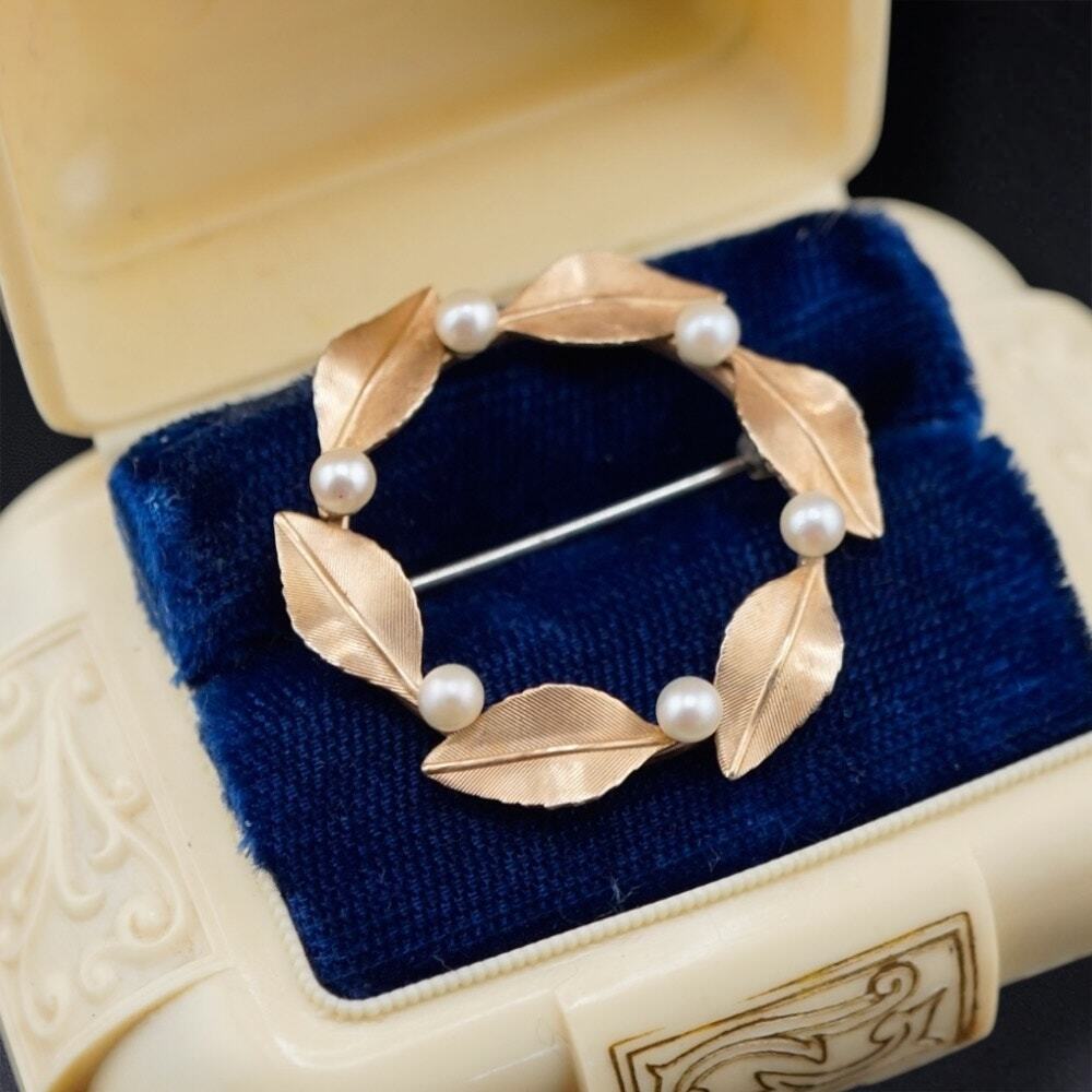 Vintage Krementz Leaf Faux Pearl Wreath Brooch Gold Tone Signed Circle‎ Pin 1.25